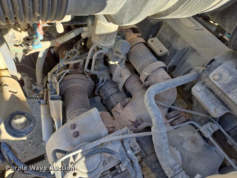 image for item ED3987 2012 Kenworth T800 semi truck