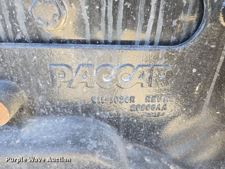 image for item ED3987 2012 Kenworth T800 semi truck