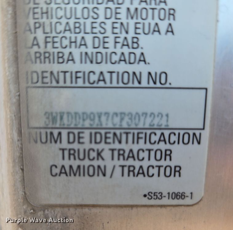 image for item ED3987 2012 Kenworth T800 semi truck