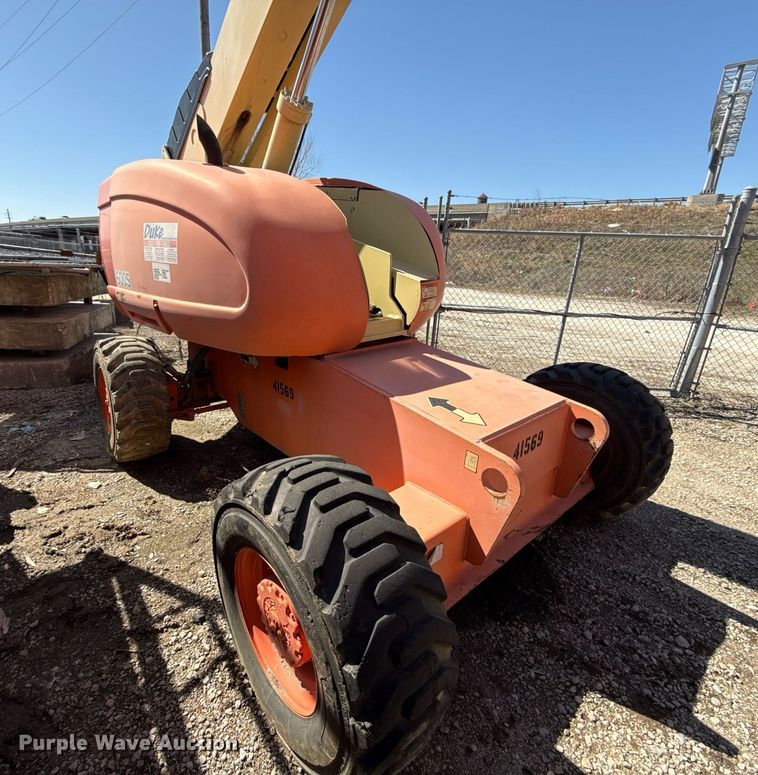 image for item ED3989 1999 JLG 600S boom lift