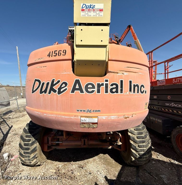 image for item ED3989 1999 JLG 600S boom lift