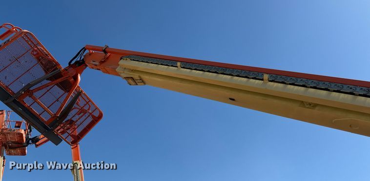 image for item ED3989 1999 JLG 600S boom lift