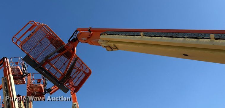 image for item ED3989 1999 JLG 600S boom lift