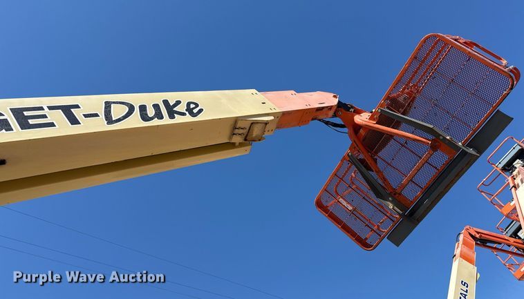 image for item ED3989 1999 JLG 600S boom lift