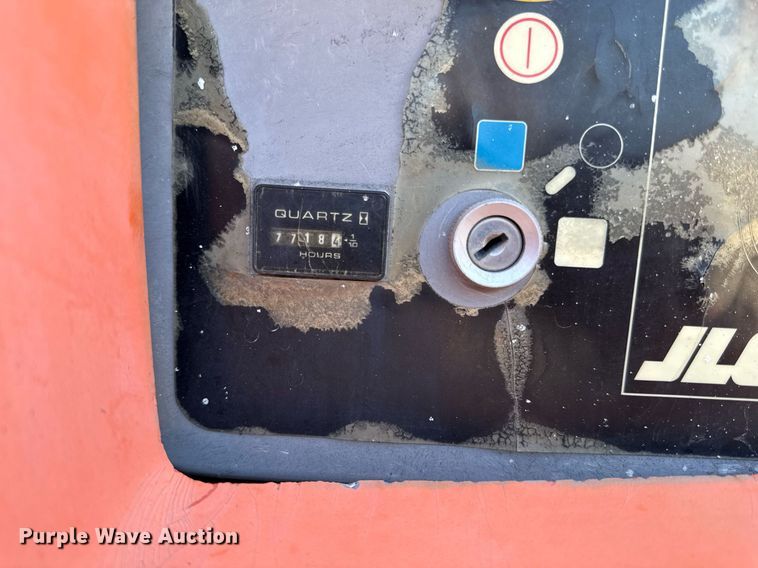 image for item ED3989 1999 JLG 600S boom lift