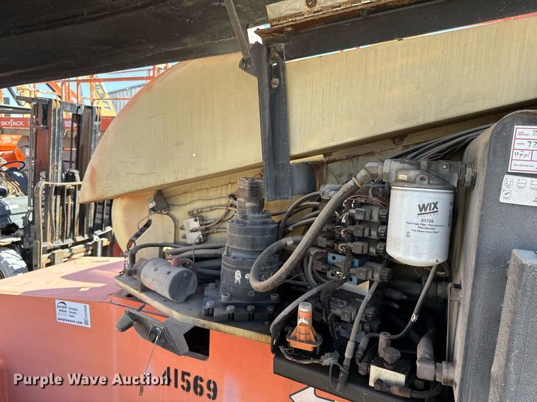 image for item ED3989 1999 JLG 600S boom lift