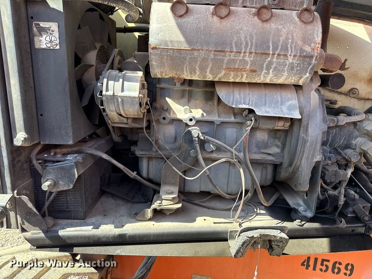 image for item ED3989 1999 JLG 600S boom lift