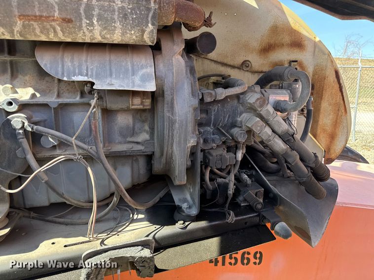 image for item ED3989 1999 JLG 600S boom lift