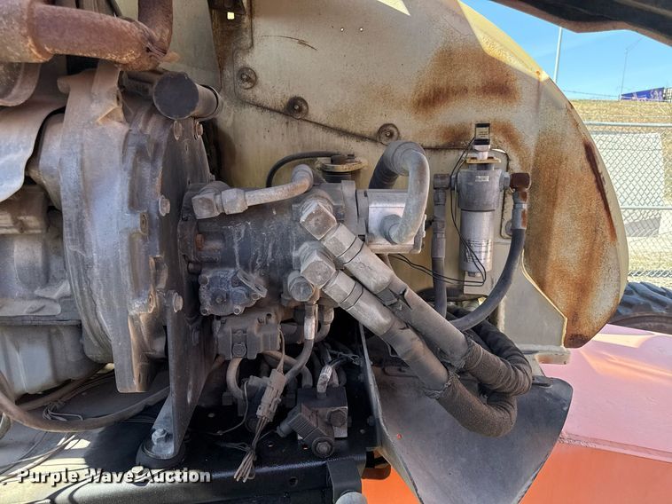 image for item ED3989 1999 JLG 600S boom lift