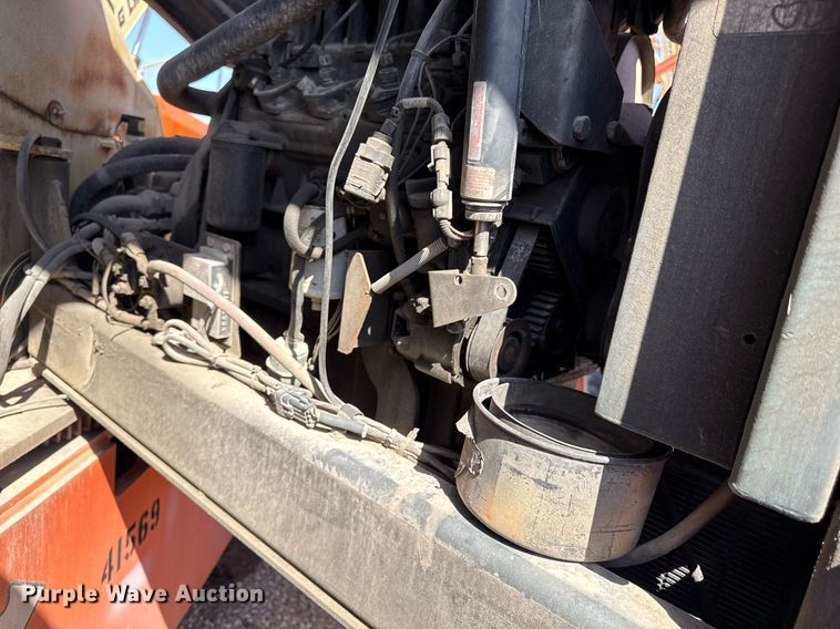 image for item ED3989 1999 JLG 600S boom lift