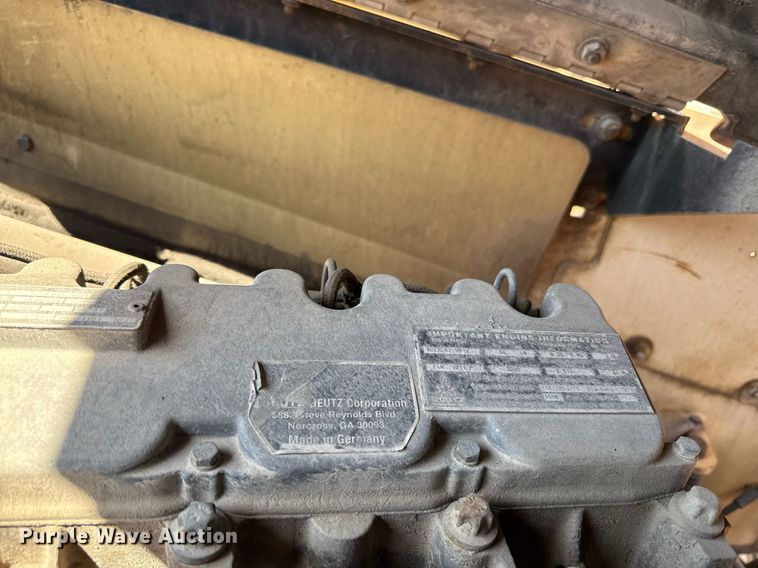 image for item ED3989 1999 JLG 600S boom lift