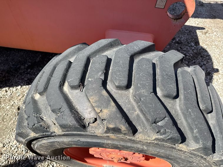 image for item ED3989 1999 JLG 600S boom lift