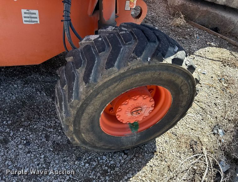 image for item ED3989 1999 JLG 600S boom lift