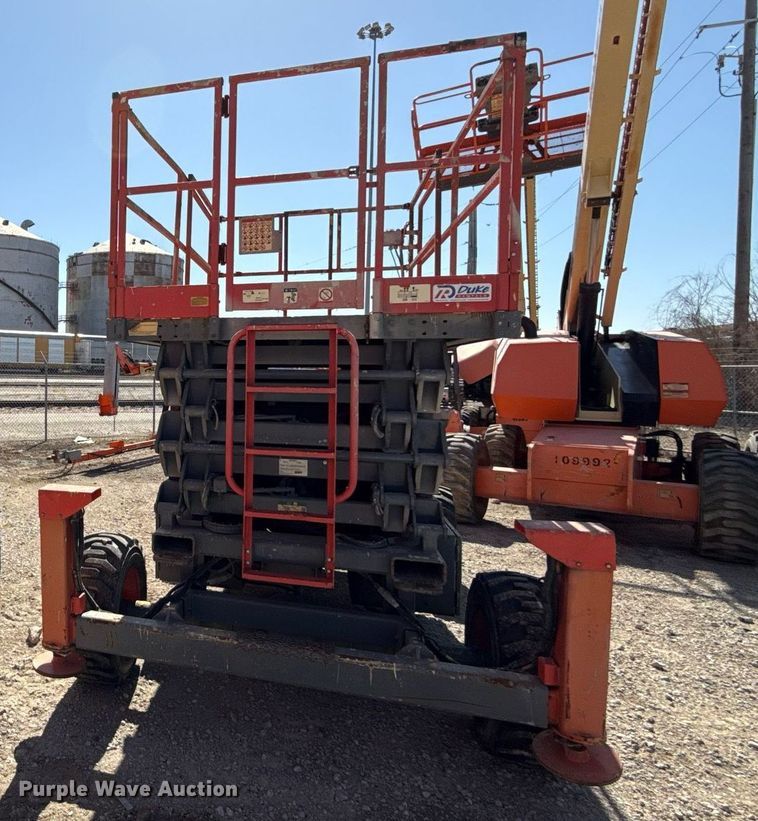 image for item ED3990 2007 SkyJack SJ8243RT scissor lift