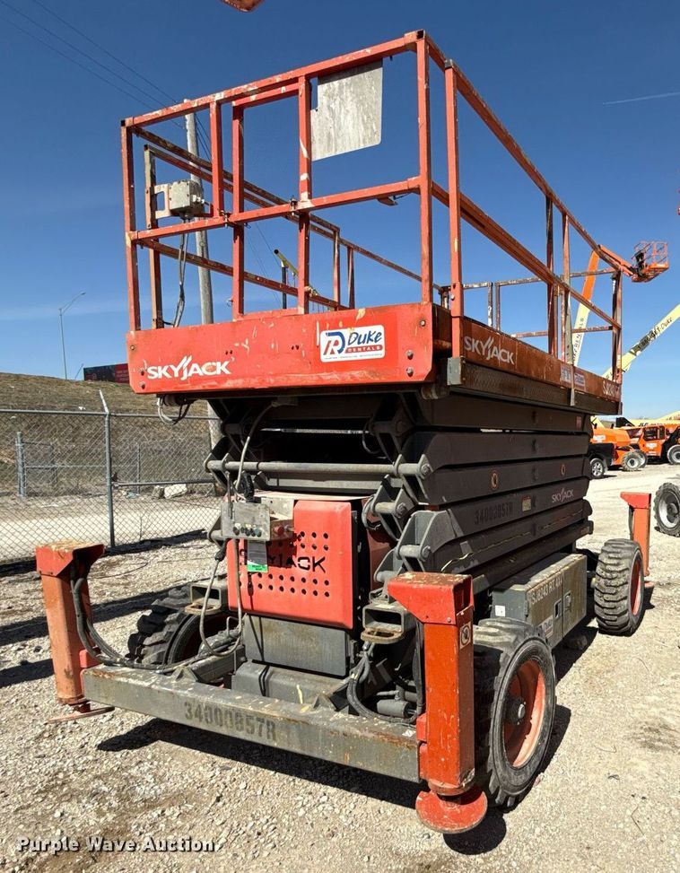 image for item ED3990 2007 SkyJack SJ8243RT scissor lift