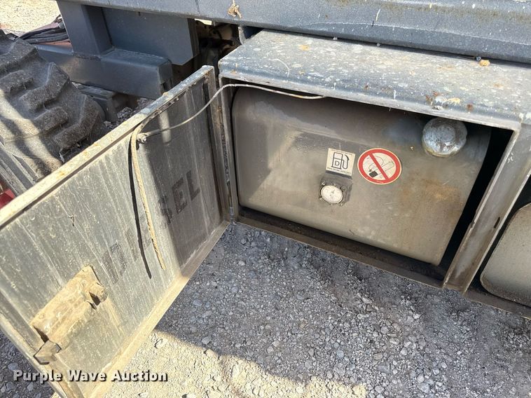 image for item ED3990 2007 SkyJack SJ8243RT scissor lift