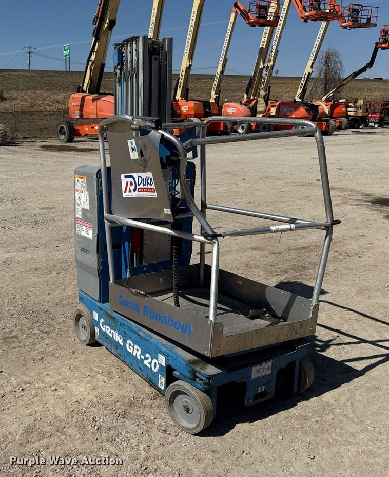 image for item ED3991 Genie GR-20 vertical lift