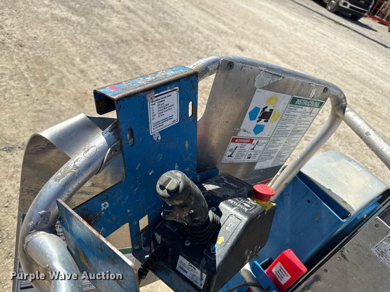 image for item ED3991 Genie GR-20 vertical lift