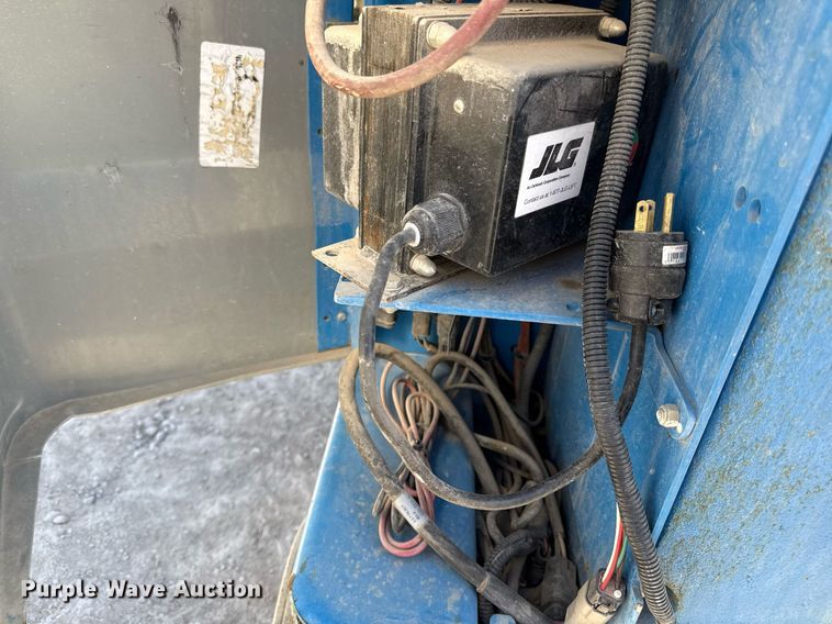 image for item ED3991 Genie GR-20 vertical lift