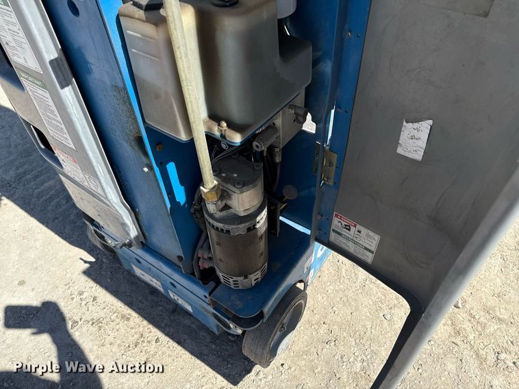 image for item ED3991 Genie GR-20 vertical lift