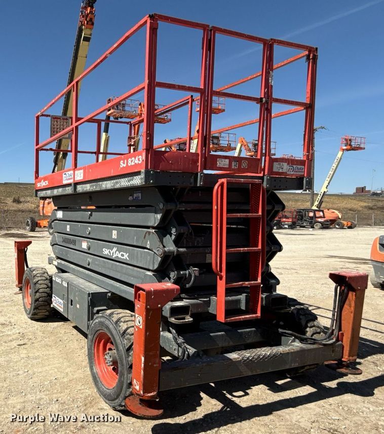 image for item ED3992 2007 SkyJack SJ8243 scissor lift