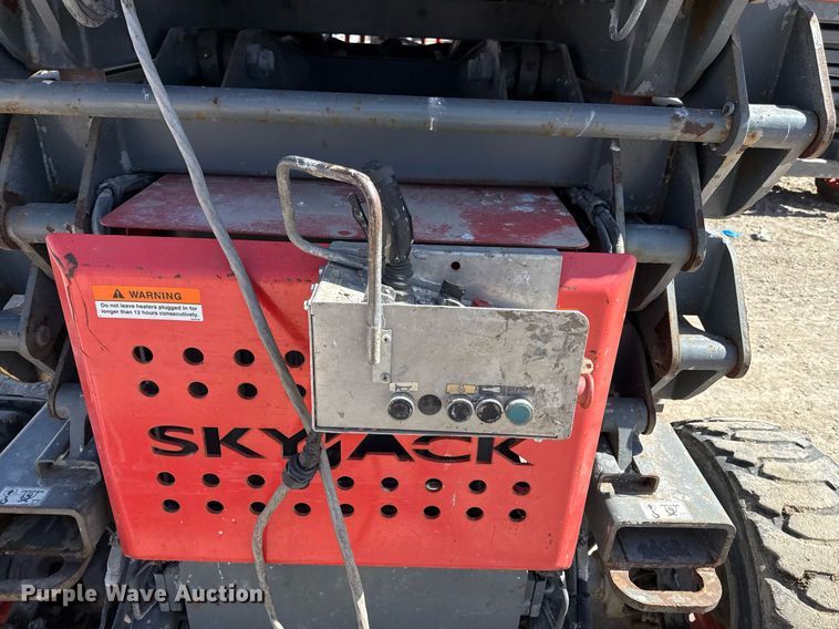 image for item ED3992 2007 SkyJack SJ8243 scissor lift