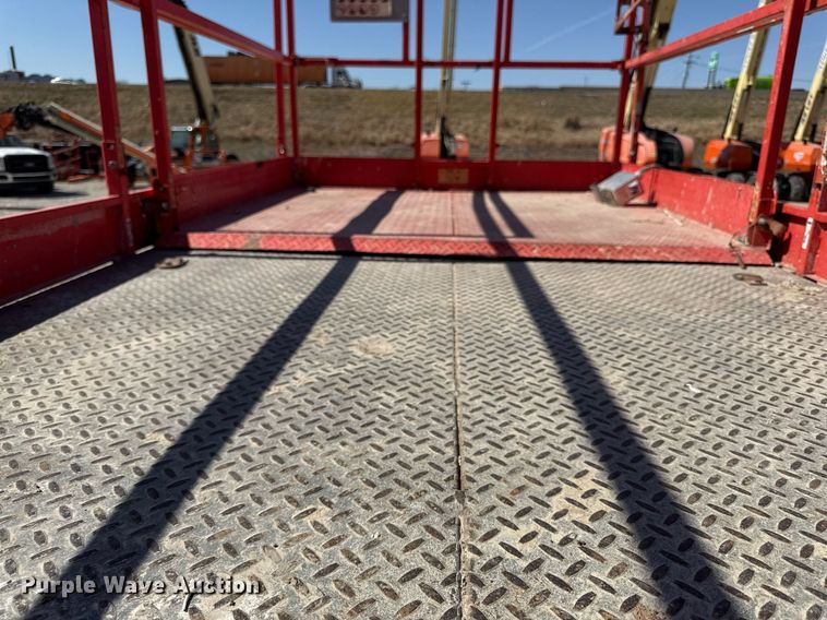 image for item ED3992 2007 SkyJack SJ8243 scissor lift