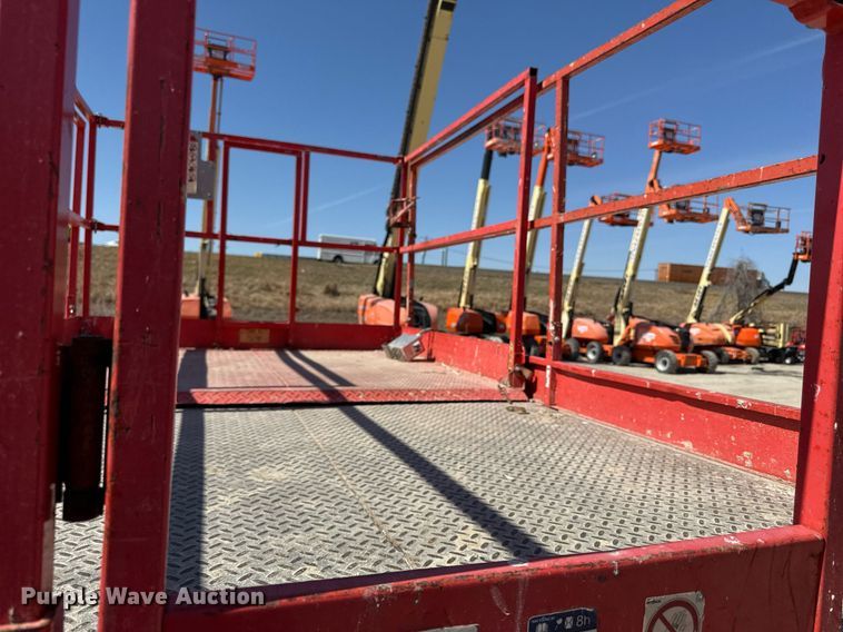 image for item ED3992 2007 SkyJack SJ8243 scissor lift