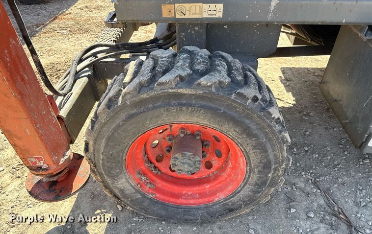 image for item ED3992 2007 SkyJack SJ8243 scissor lift