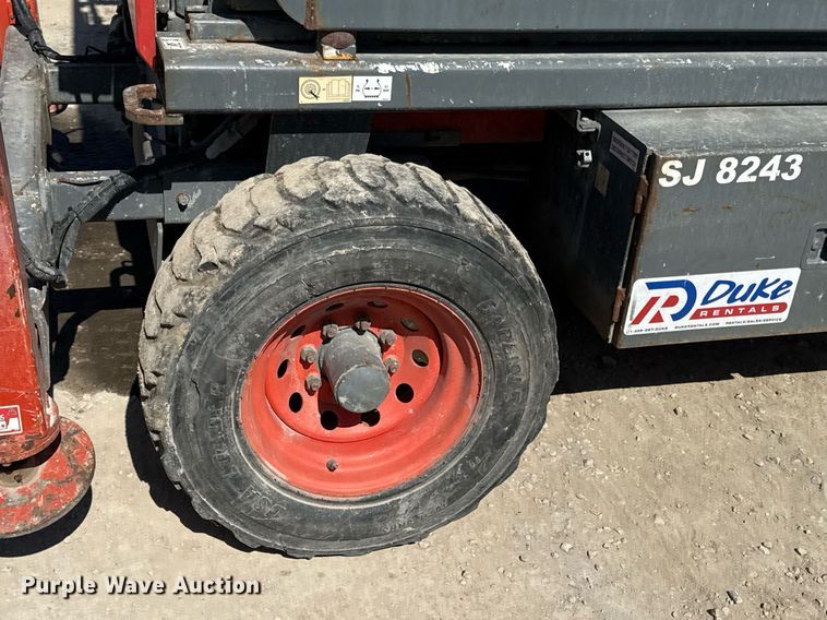 image for item ED3992 2007 SkyJack SJ8243 scissor lift