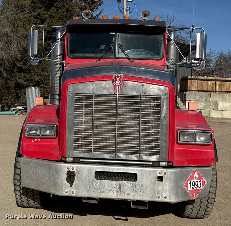 image for item ED4088 2005 Kenworth T800 fuel / lube truck