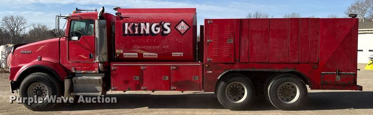 image for item ED4088 2005 Kenworth T800 fuel / lube truck