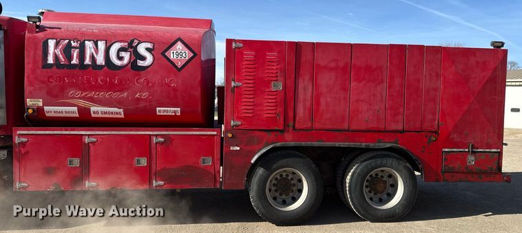 image for item ED4088 2005 Kenworth T800 fuel / lube truck