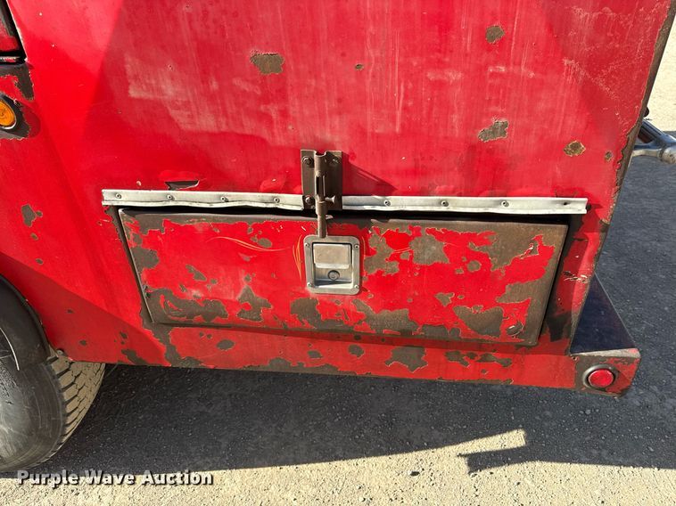 image for item ED4088 2005 Kenworth T800 fuel / lube truck