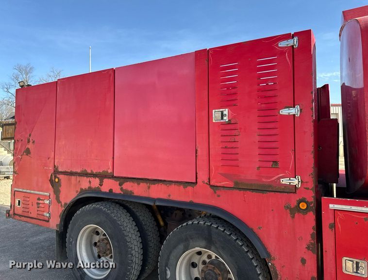 image for item ED4088 2005 Kenworth T800 fuel / lube truck