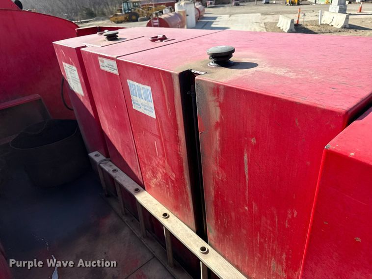 image for item ED4088 2005 Kenworth T800 fuel / lube truck