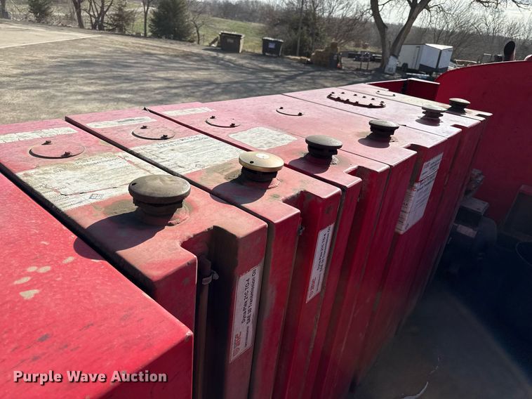 image for item ED4088 2005 Kenworth T800 fuel / lube truck