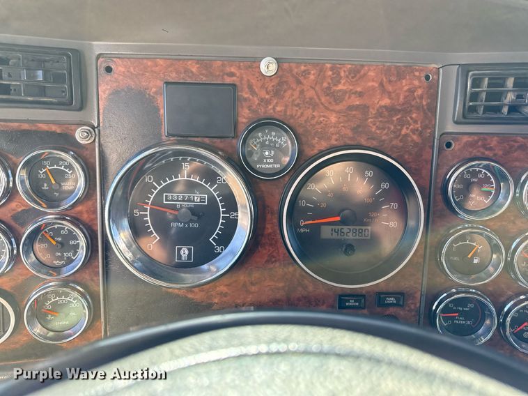 image for item ED4088 2005 Kenworth T800 fuel / lube truck