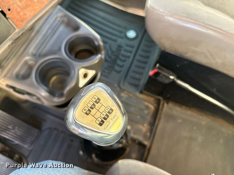 image for item ED4088 2005 Kenworth T800 fuel / lube truck