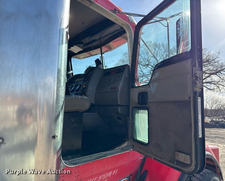 image for item ED4088 2005 Kenworth T800 fuel / lube truck