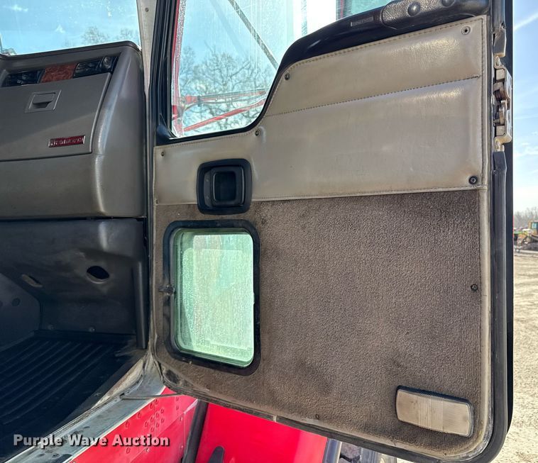 image for item ED4088 2005 Kenworth T800 fuel / lube truck