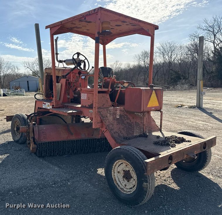 image for item ED4089 1987 Broce T10 broom