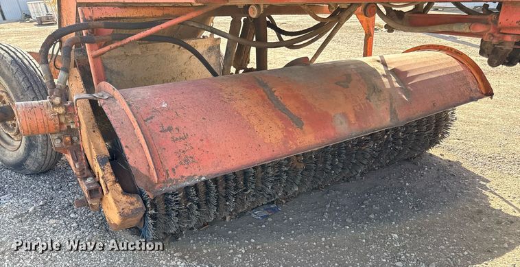 image for item ED4089 1987 Broce T10 broom