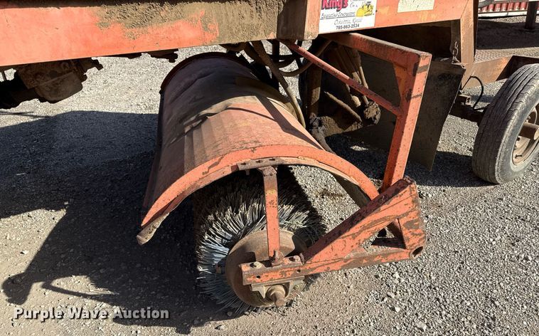 image for item ED4089 1987 Broce T10 broom