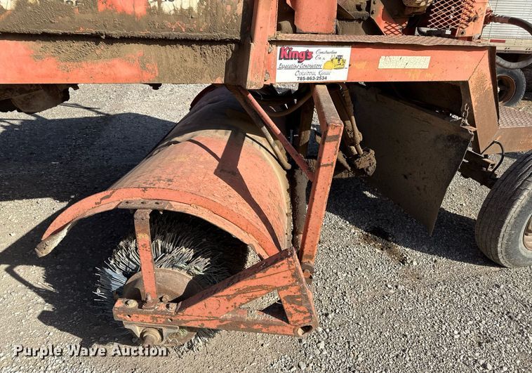 image for item ED4089 1987 Broce T10 broom