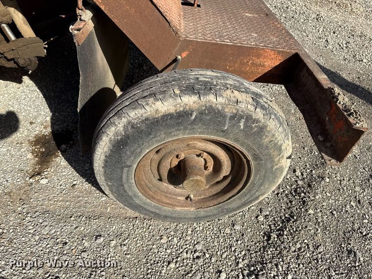 image for item ED4089 1987 Broce T10 broom