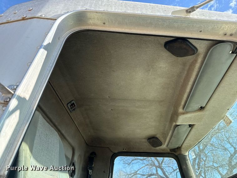 image for item ED4091 1996 Kenworth T300 flatbed truck