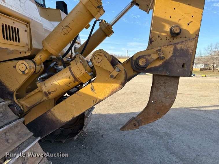 image for item ED4092 2002 Caterpillar D8R II dozer