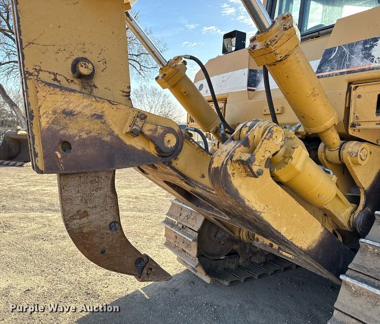 image for item ED4092 2002 Caterpillar D8R II dozer