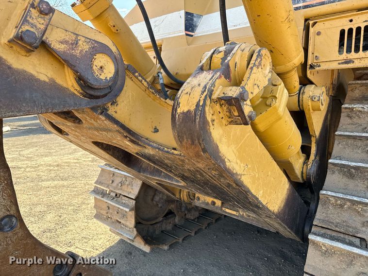 image for item ED4092 2002 Caterpillar D8R II dozer